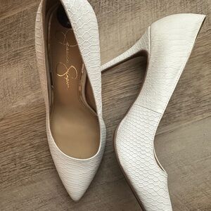 Jessica Simpson White Snake Skin Women's Heels Size 8.5
